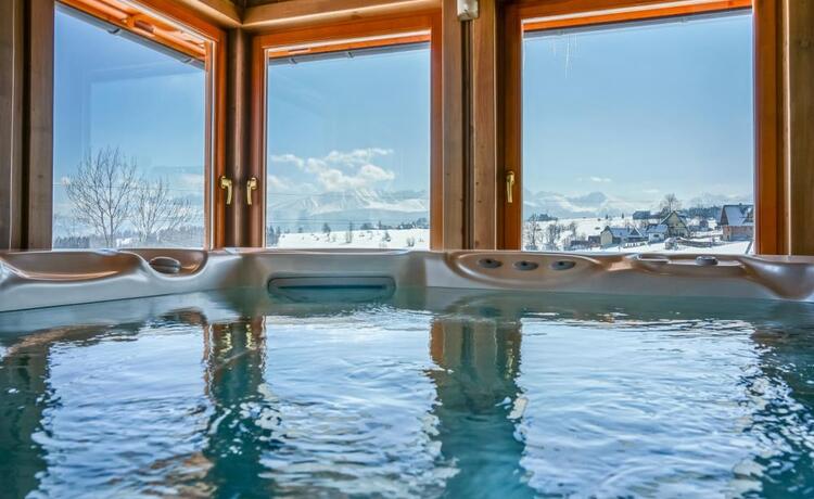 Zapomeňte na Alpy! Polsko má hory, wellness i pravou zimní atmosféru, kterou si zamilujete