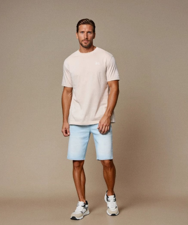 Pánské kraťasy a košile – vyladěné outfity pro teplé dny