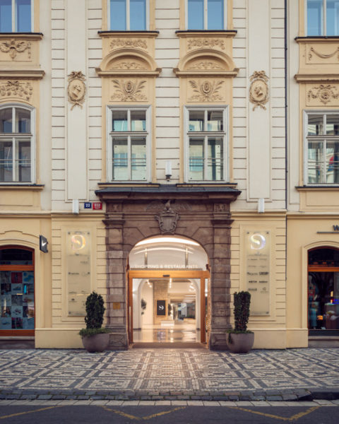 Slovanský dům: Nákupní centrum v historickém srdci Prahy