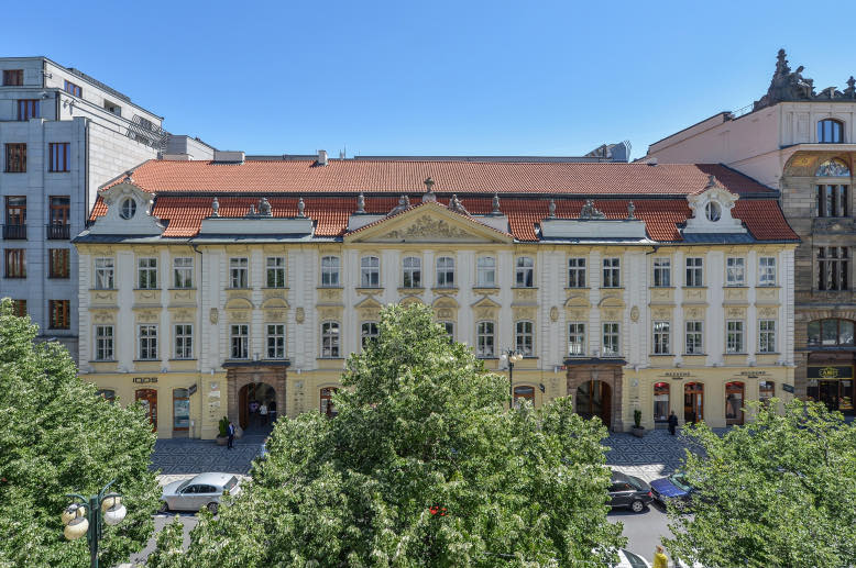 Slovanský dům: Nákupní centrum v historickém srdci Prahy