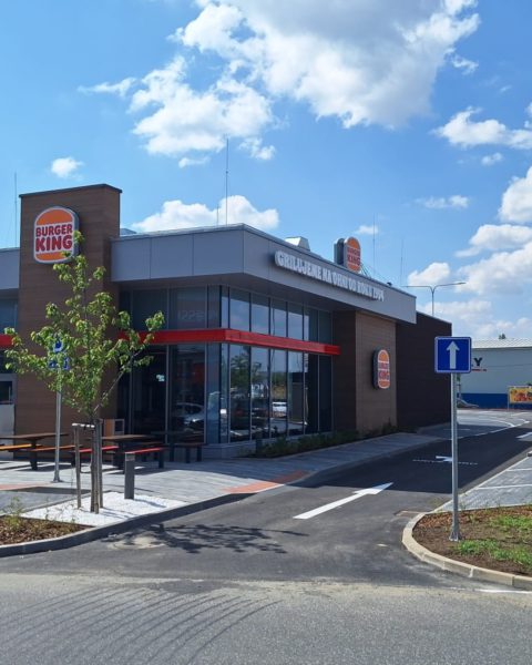 Burger King rozšiřuje drive-thru pobočky otevřením 50. restaurace v Praze-Štěrboholech. Plánuje cílit na rychlostní komunikace