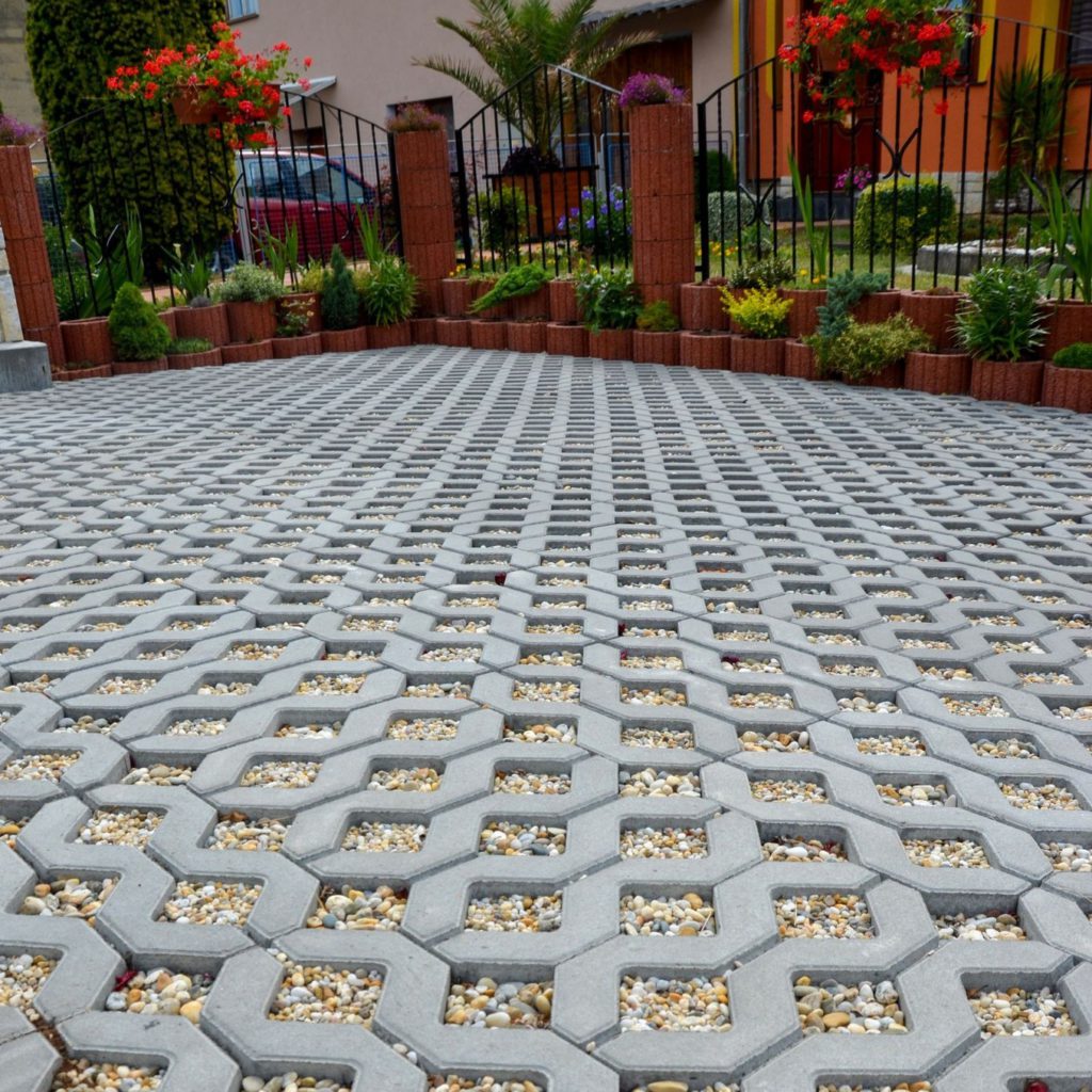 Jak vybrat pro své bydlení moderní a tradiční betonové dlažby