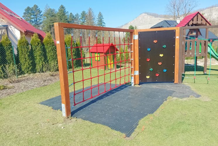 Na zahradu patří ledacos, třeba i dětské hřiště