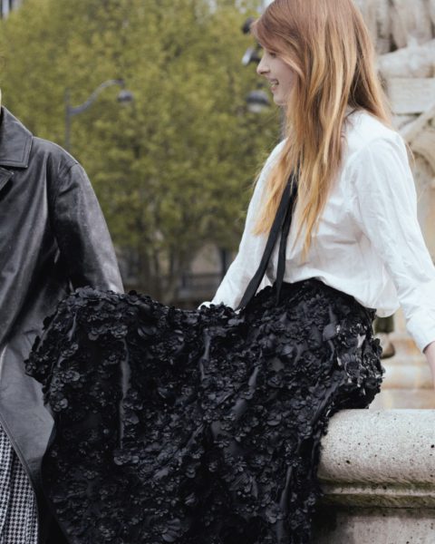 Oblékněte se jako Pařížanka. Stylové návyky, které fungují i v Praze