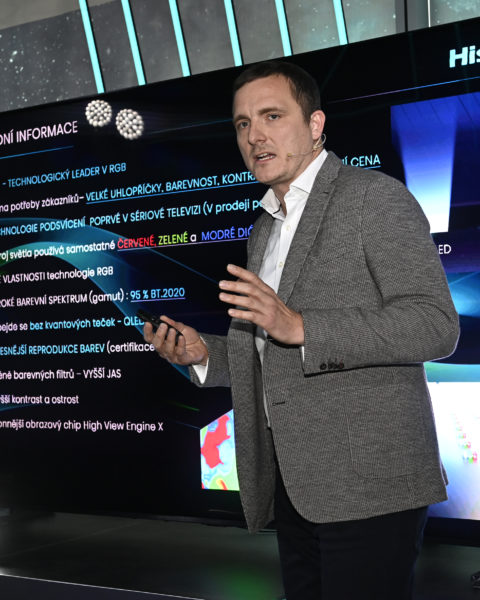 Hisense TV: První 116″ RGB-MiniLED na světě