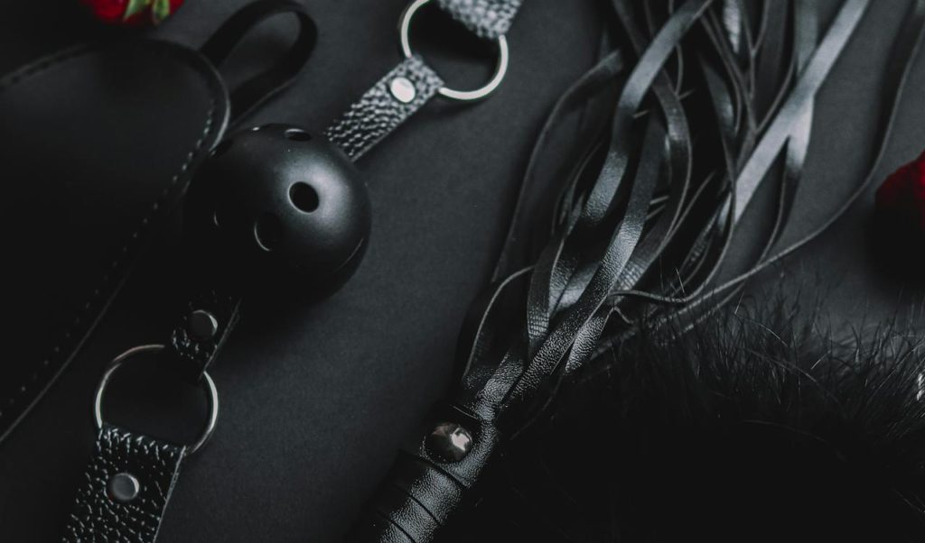 Základy bezpečnosti při BDSM masáži, nastavení jejích pravidel a hranic
