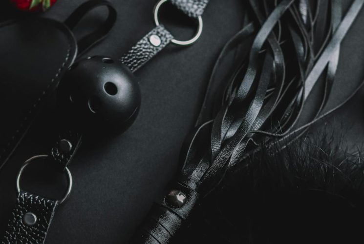 Základy bezpečnosti při BDSM masáži, nastavení jejích pravidel a hranic