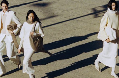 Hitem zimní sezóny jsou scarf coats