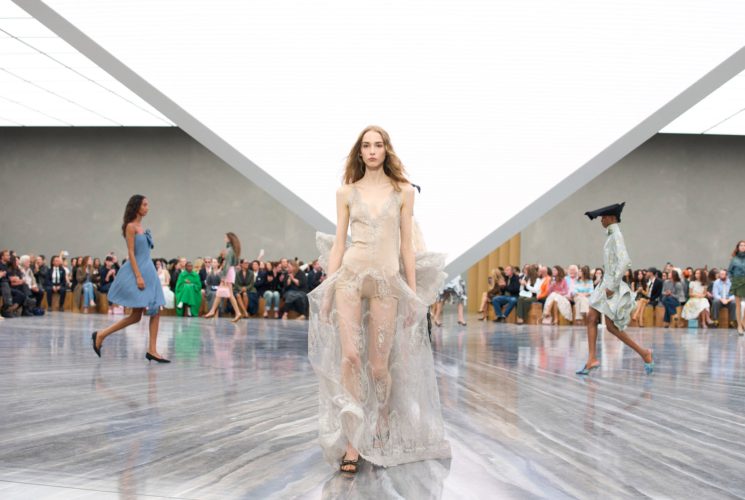 Když noc potká den. After Dark Dressing jako nový styl sebevědomí