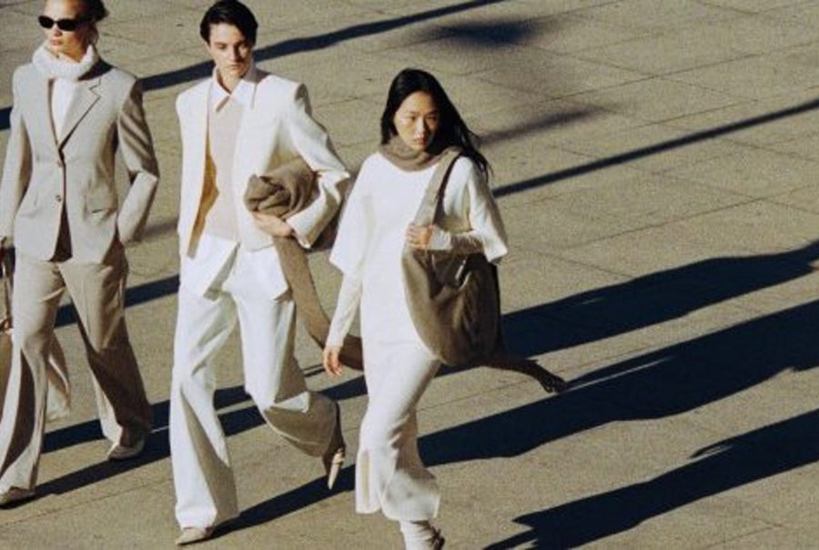 Hitem zimní sezóny jsou scarf coats