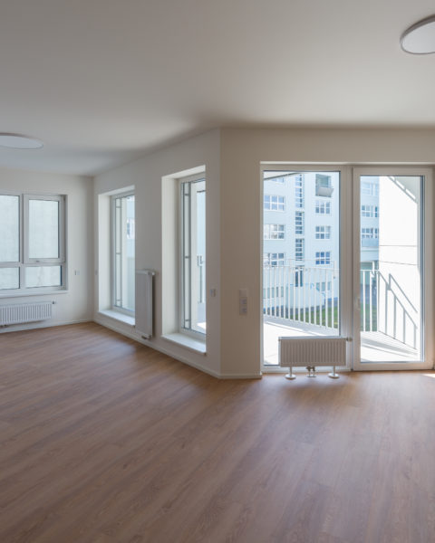 Polyfunkční dům na Černém Mostě má zkolaudováno. Byty pro potřebné i pobočka městské knihovny