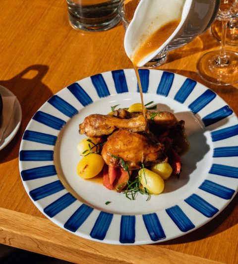 Šéfkuchař David Kalina vrací na pražské talíře chutě historie v Tady chutná