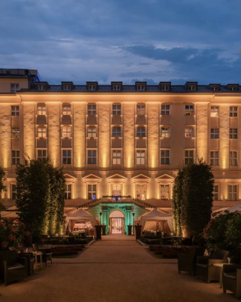 Ikonická zahrada hotelu The Grand Mark Prague se znovu otevře veřejnosti