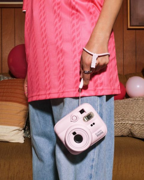 Zábava a kreativita ve vaší dlani: Instantní fotoaparát instax mini 13