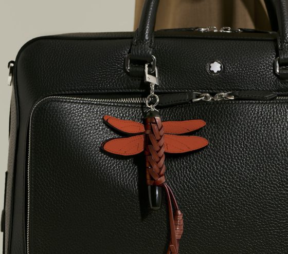 Kožené doplňky Montblanc v nové sezoně sázejí na uvolněné tvary a zemité tóny