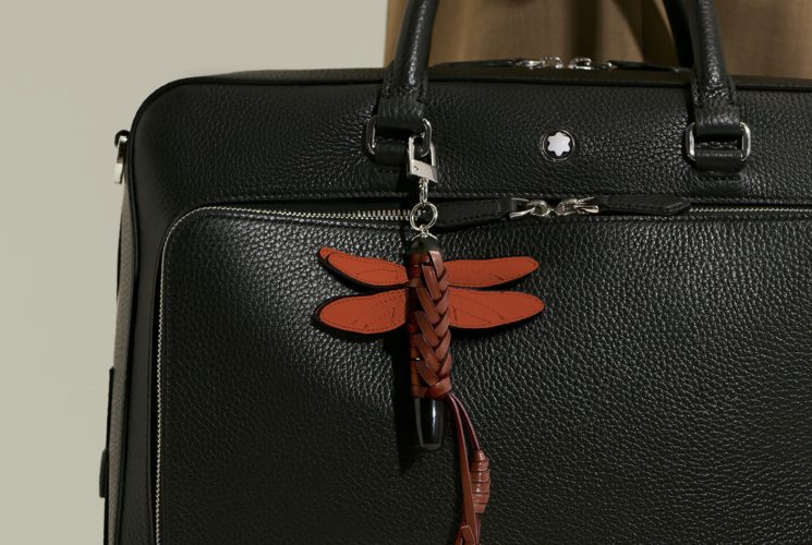 Kožené doplňky Montblanc v nové sezoně sázejí na uvolněné tvary a zemité tóny